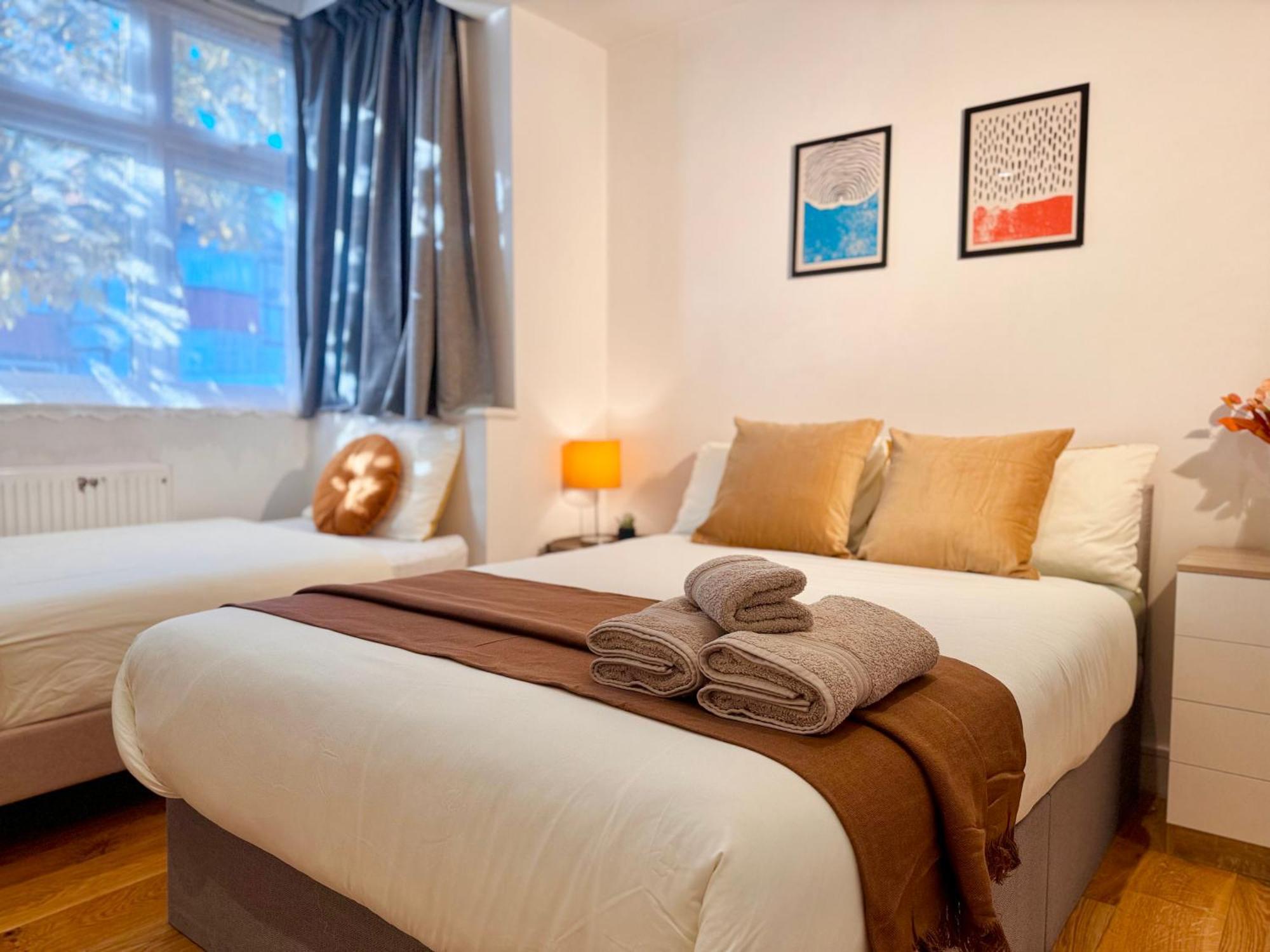 En-Suites With Free Parking 30Min To Central London Ngoại thất bức ảnh