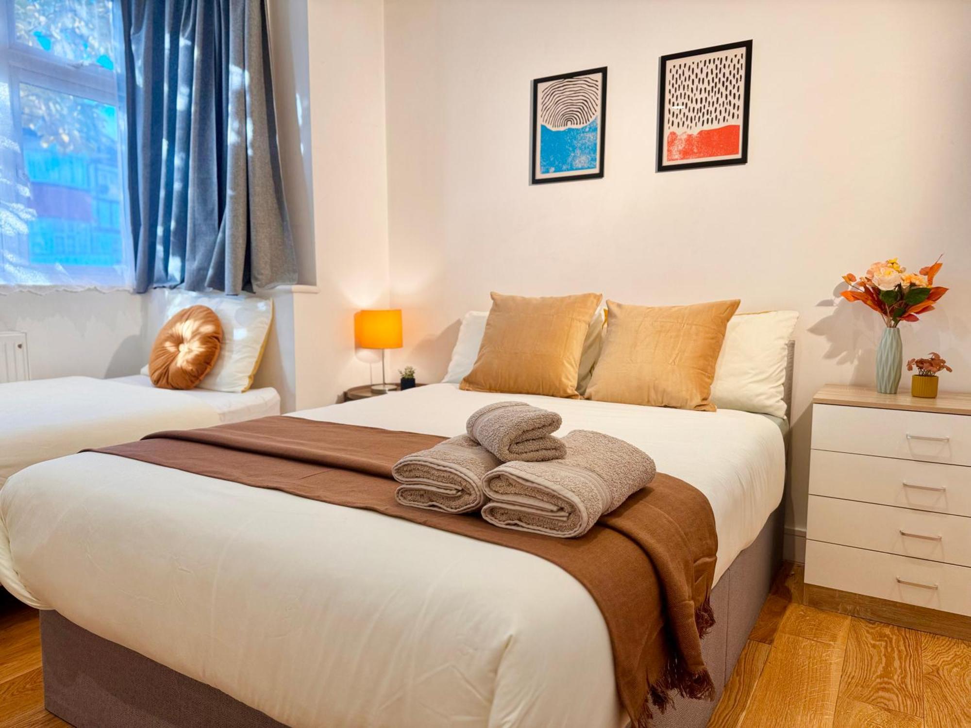 En-Suites With Free Parking 30Min To Central London Ngoại thất bức ảnh