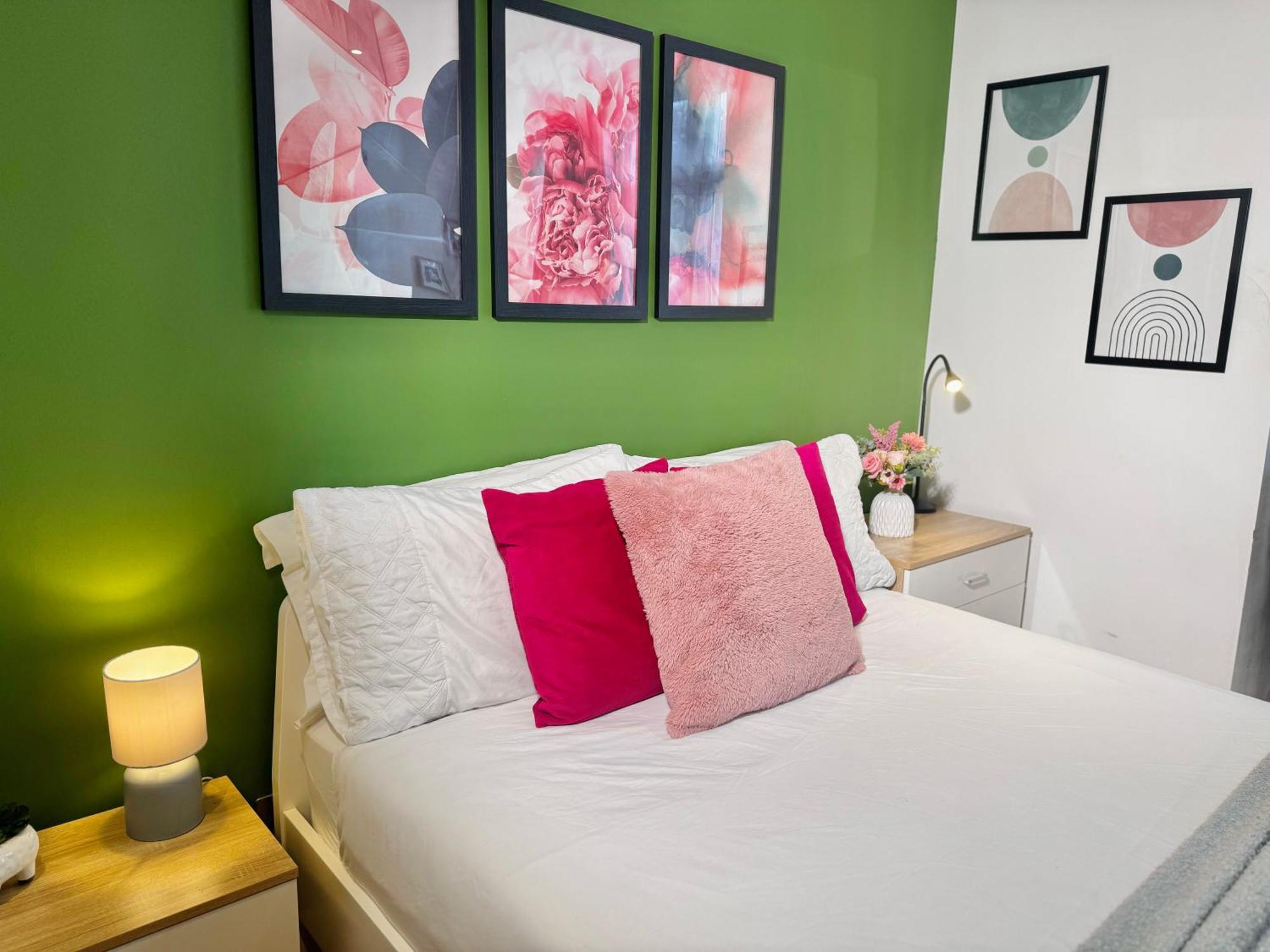 En-Suites With Free Parking 30Min To Central London Ngoại thất bức ảnh