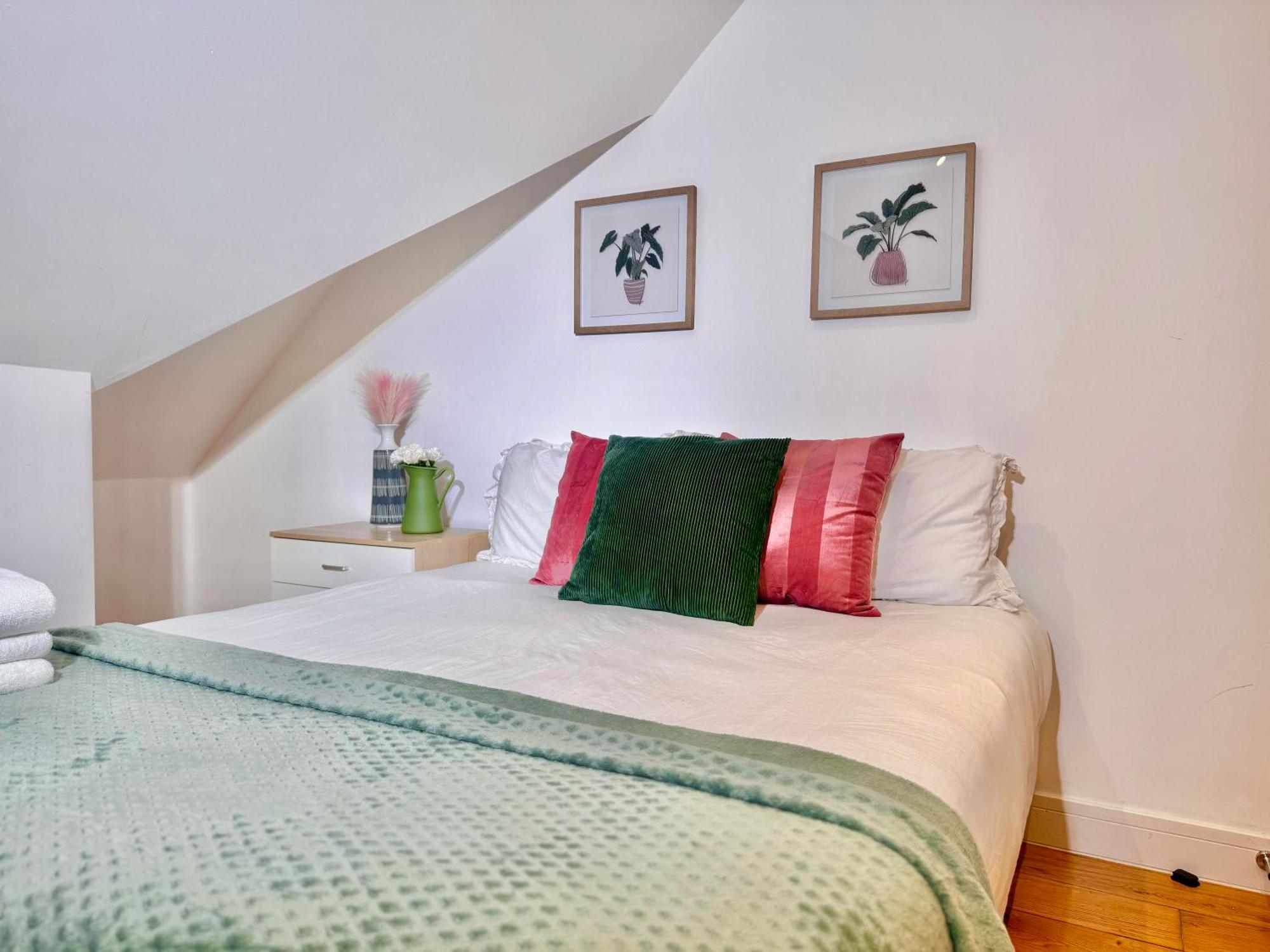 En-Suites With Free Parking 30Min To Central London Ngoại thất bức ảnh