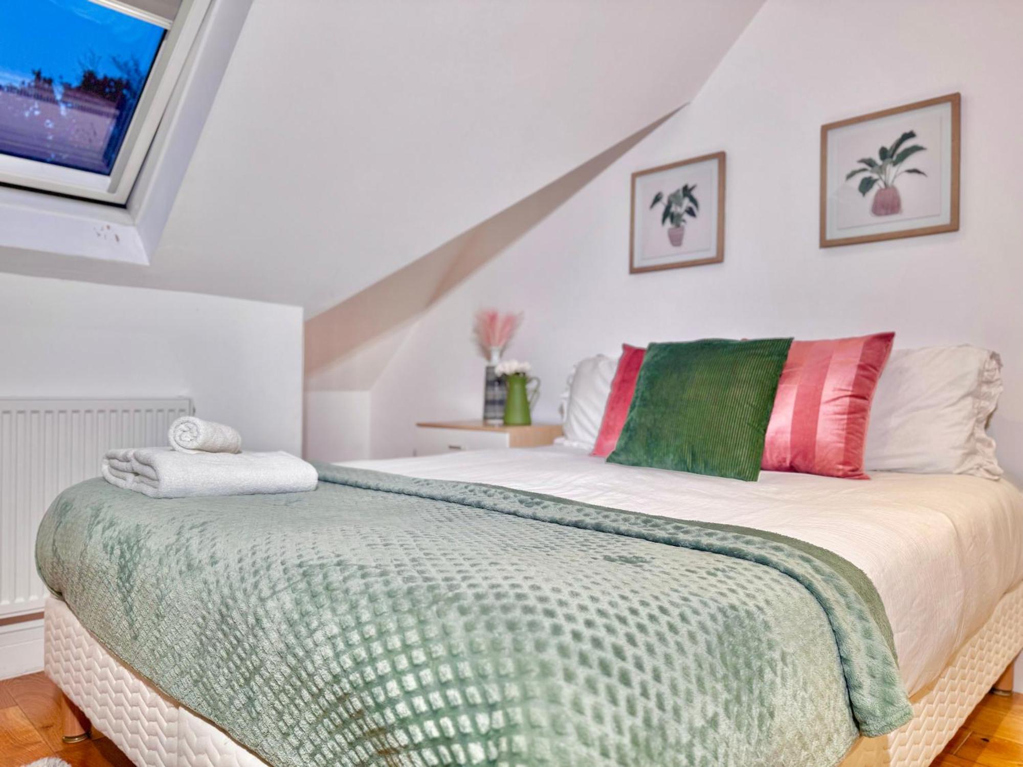 En-Suites With Free Parking 30Min To Central London Ngoại thất bức ảnh
