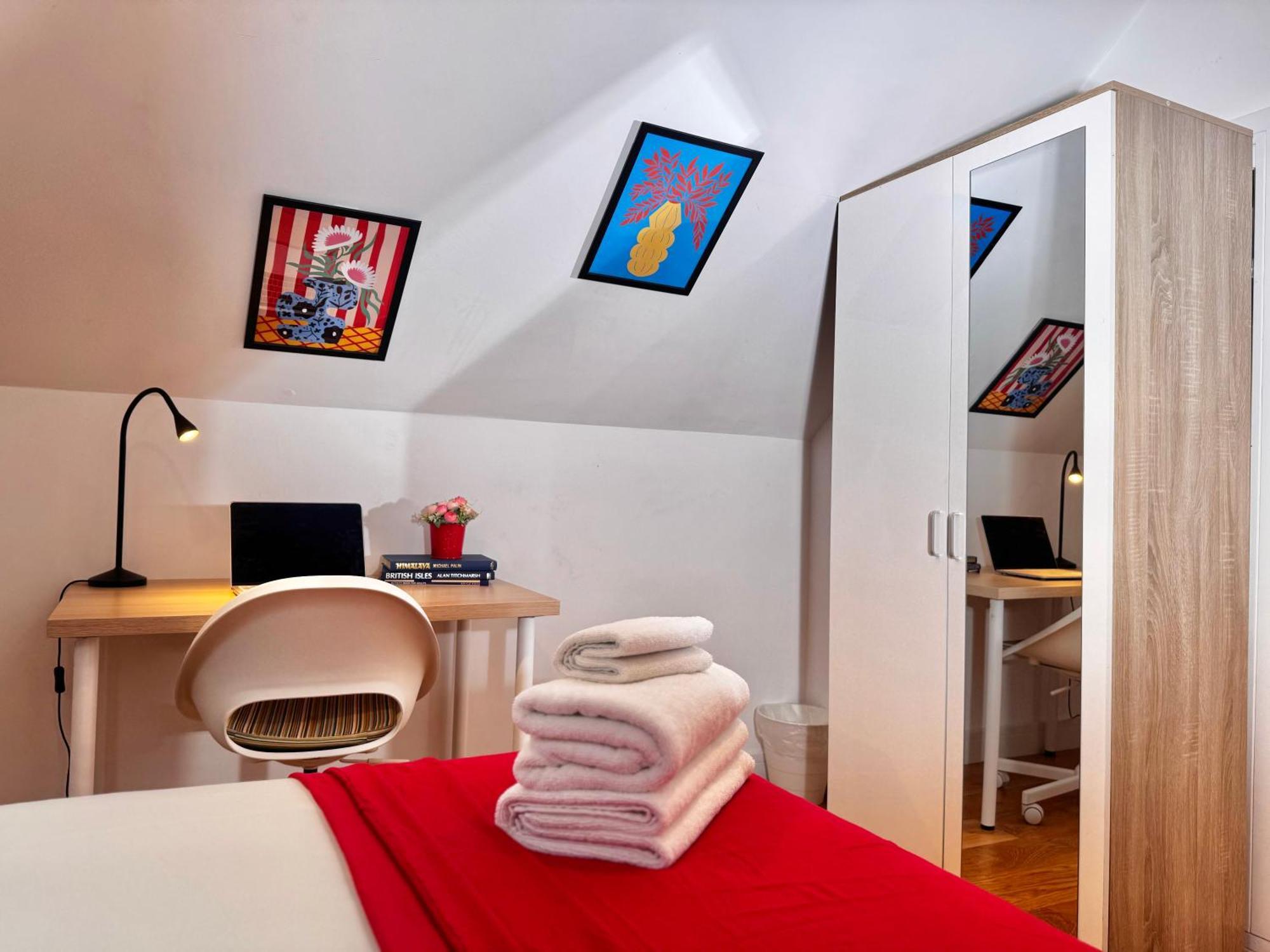En-Suites With Free Parking 30Min To Central London Ngoại thất bức ảnh