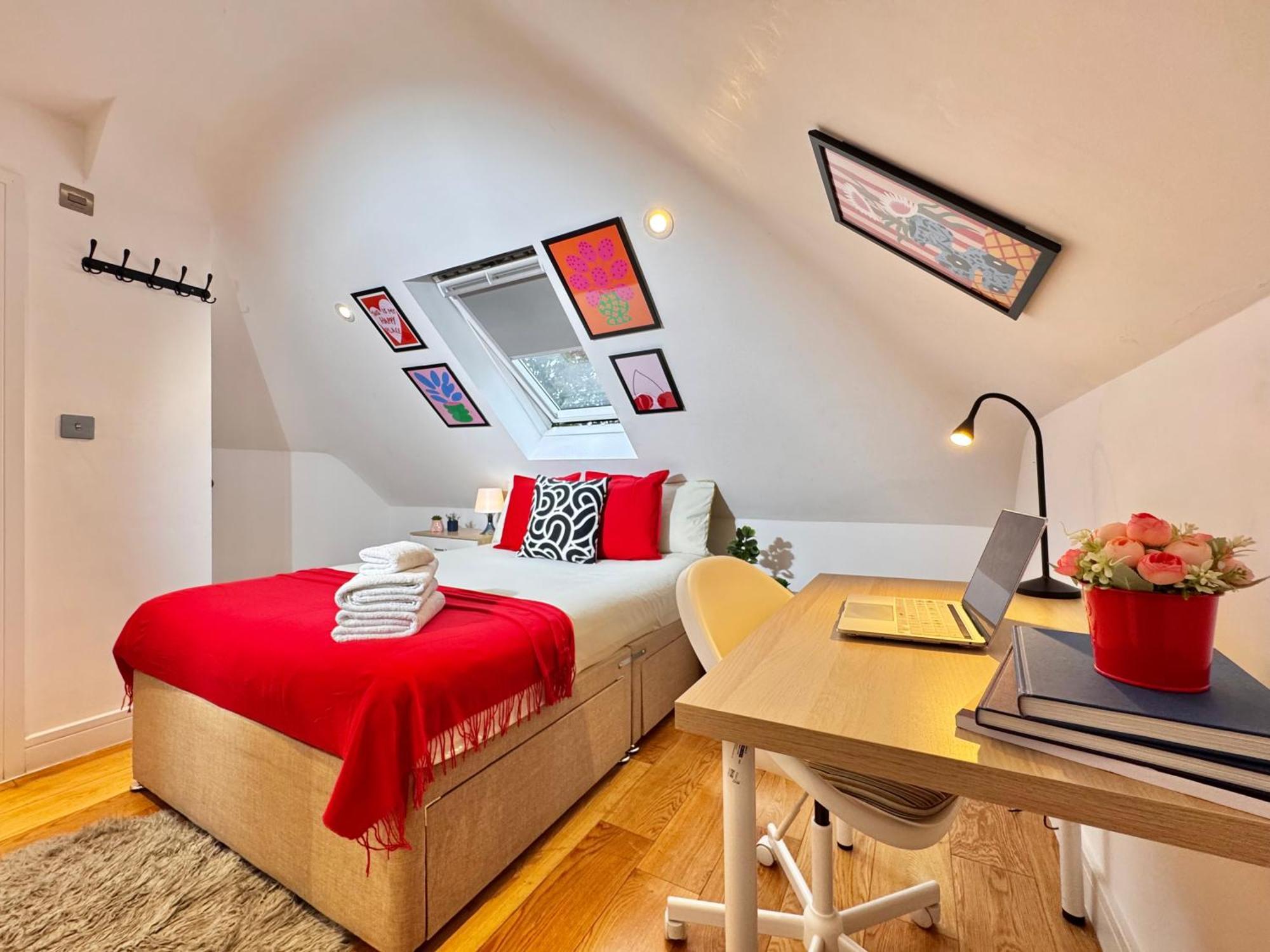 En-Suites With Free Parking 30Min To Central London Ngoại thất bức ảnh
