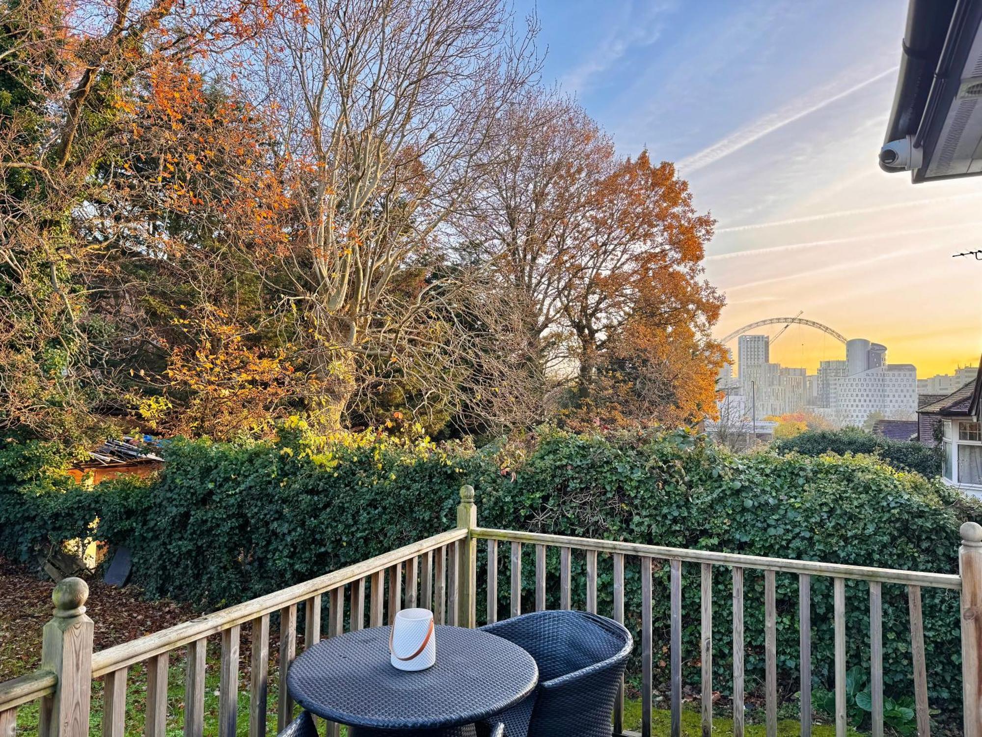 En-Suites With Free Parking 30Min To Central London Ngoại thất bức ảnh