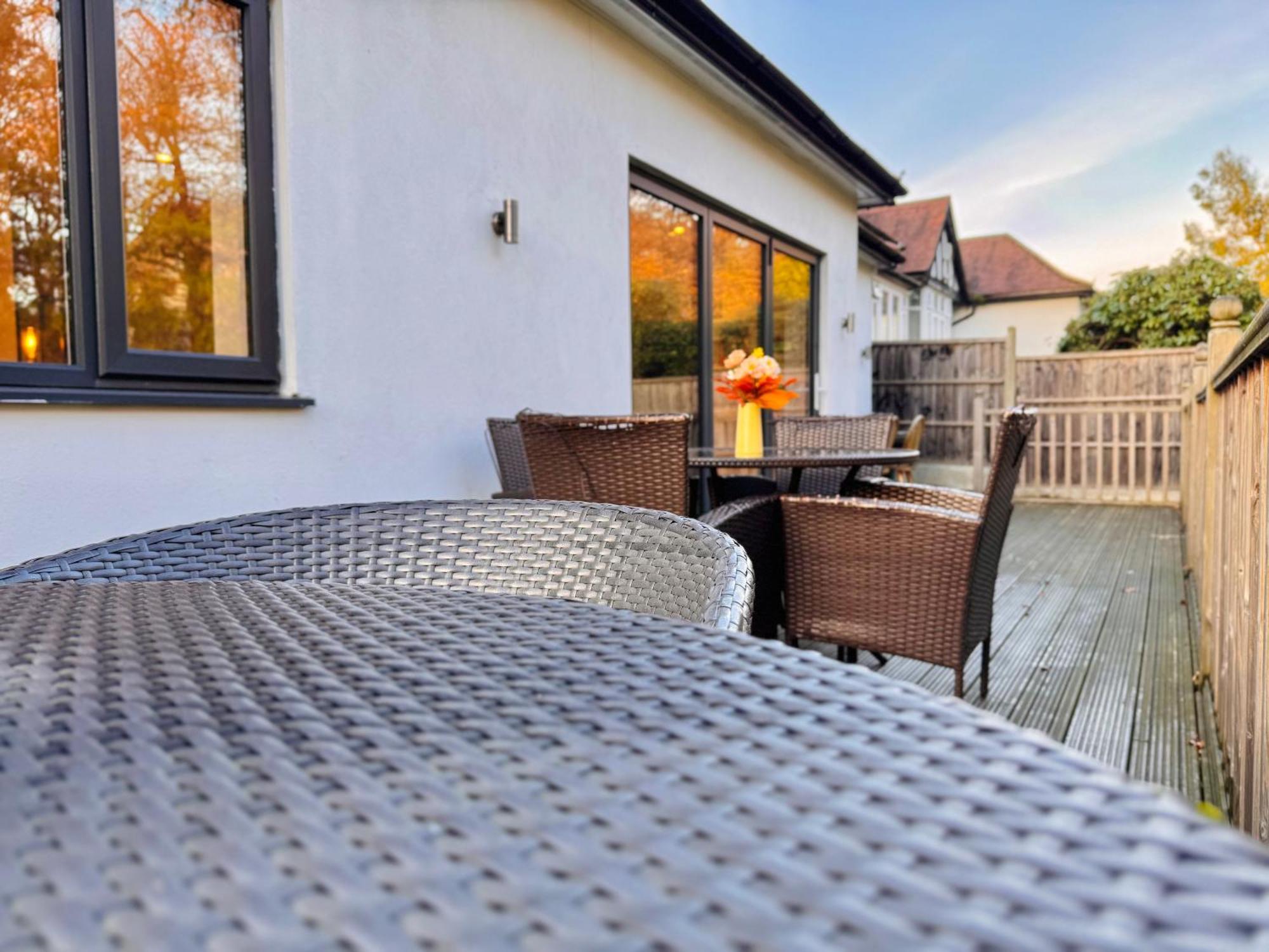 En-Suites With Free Parking 30Min To Central London Ngoại thất bức ảnh