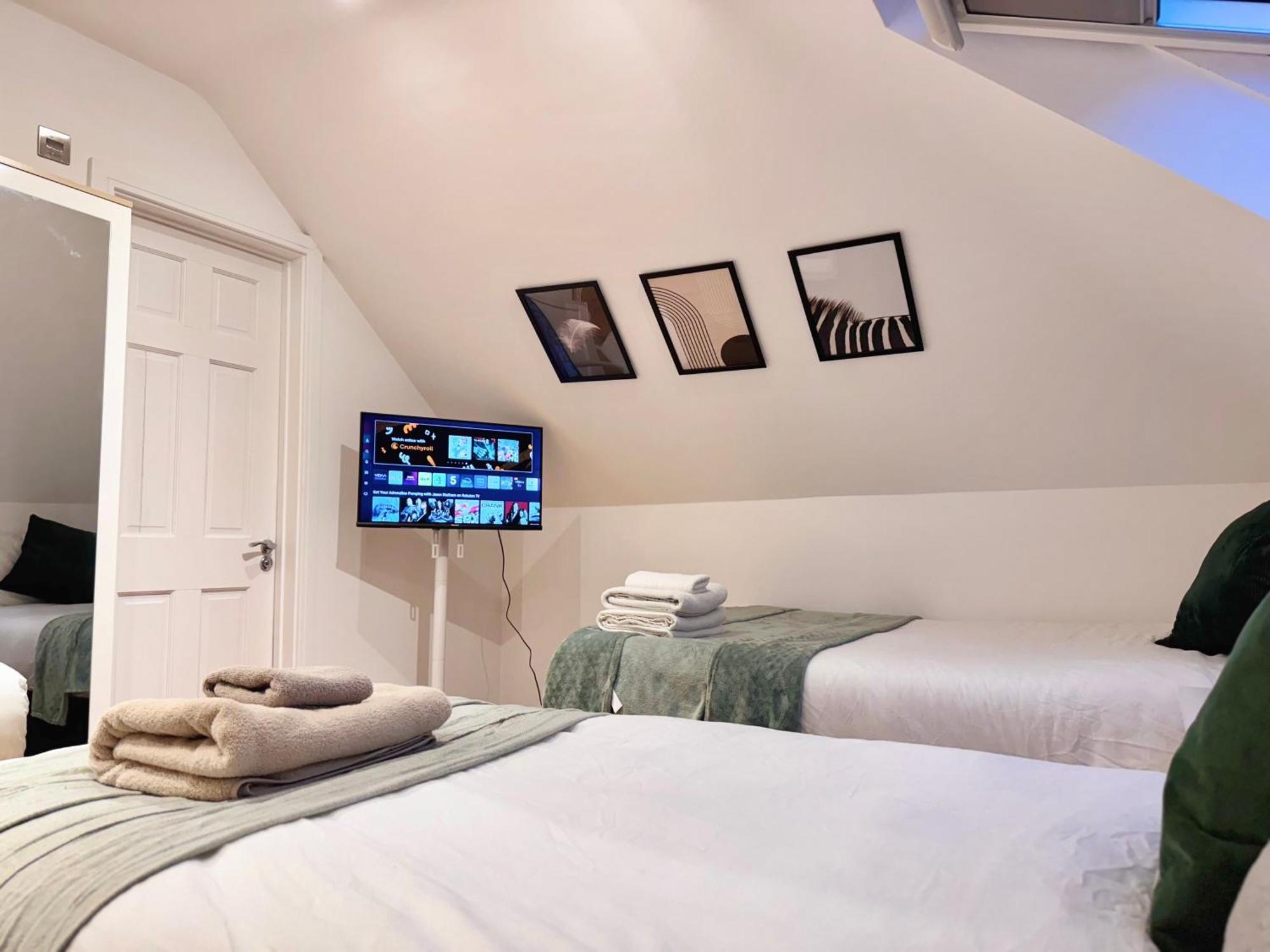 En-Suites With Free Parking 30Min To Central London Ngoại thất bức ảnh