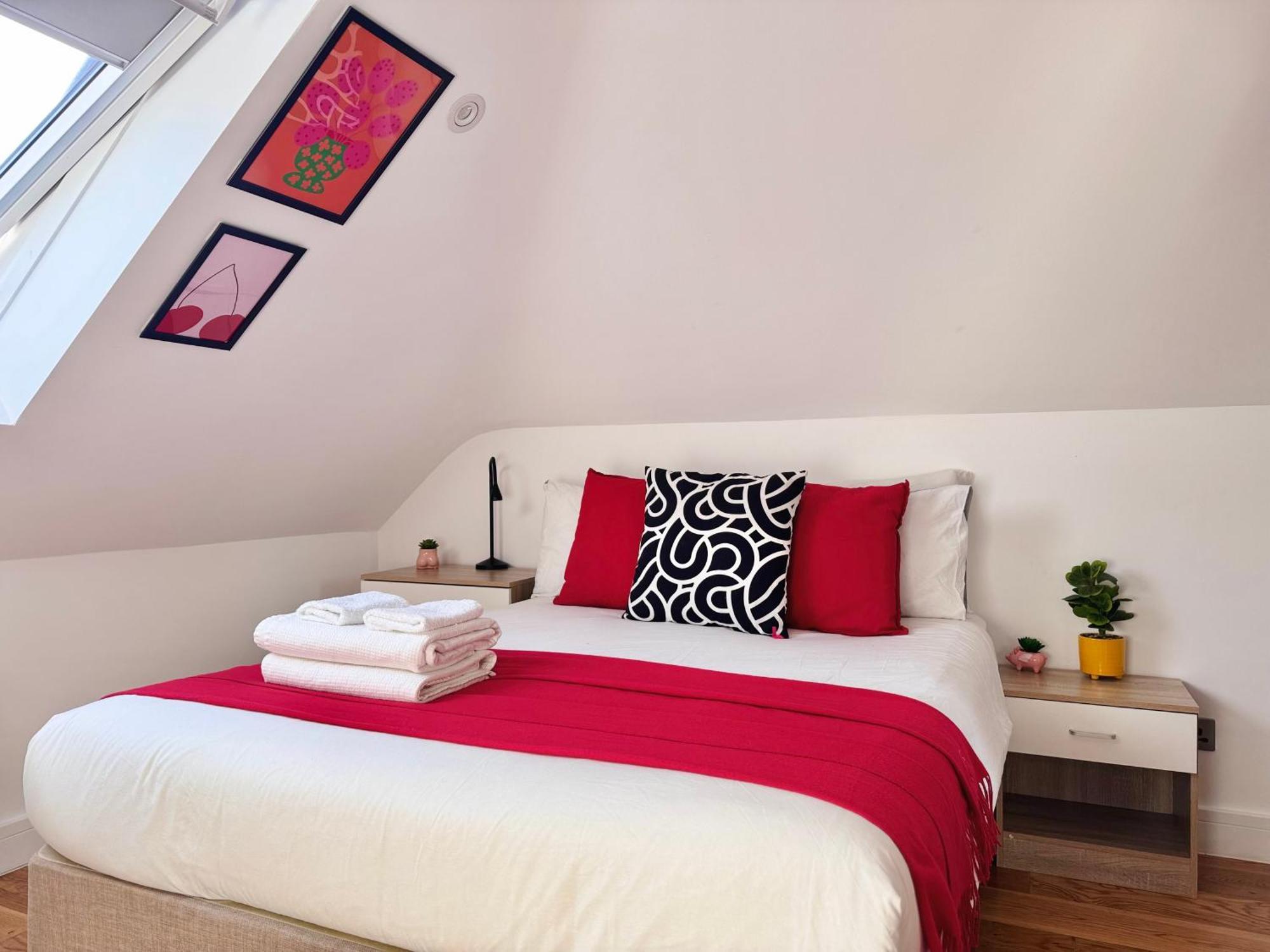En-Suites With Free Parking 30Min To Central London Ngoại thất bức ảnh