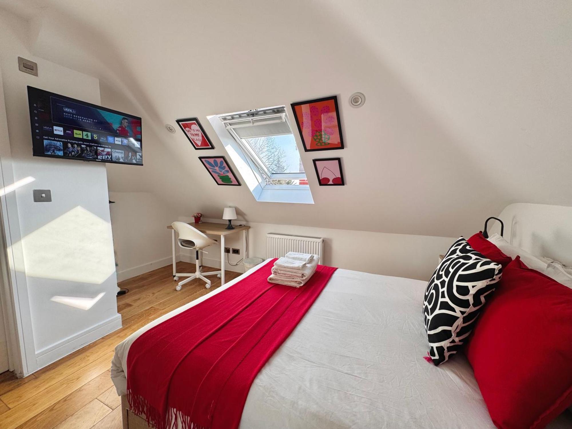 En-Suites With Free Parking 30Min To Central London Ngoại thất bức ảnh