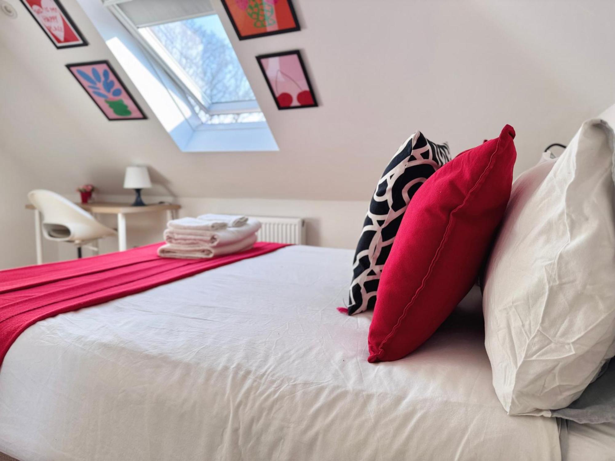 En-Suites With Free Parking 30Min To Central London Ngoại thất bức ảnh