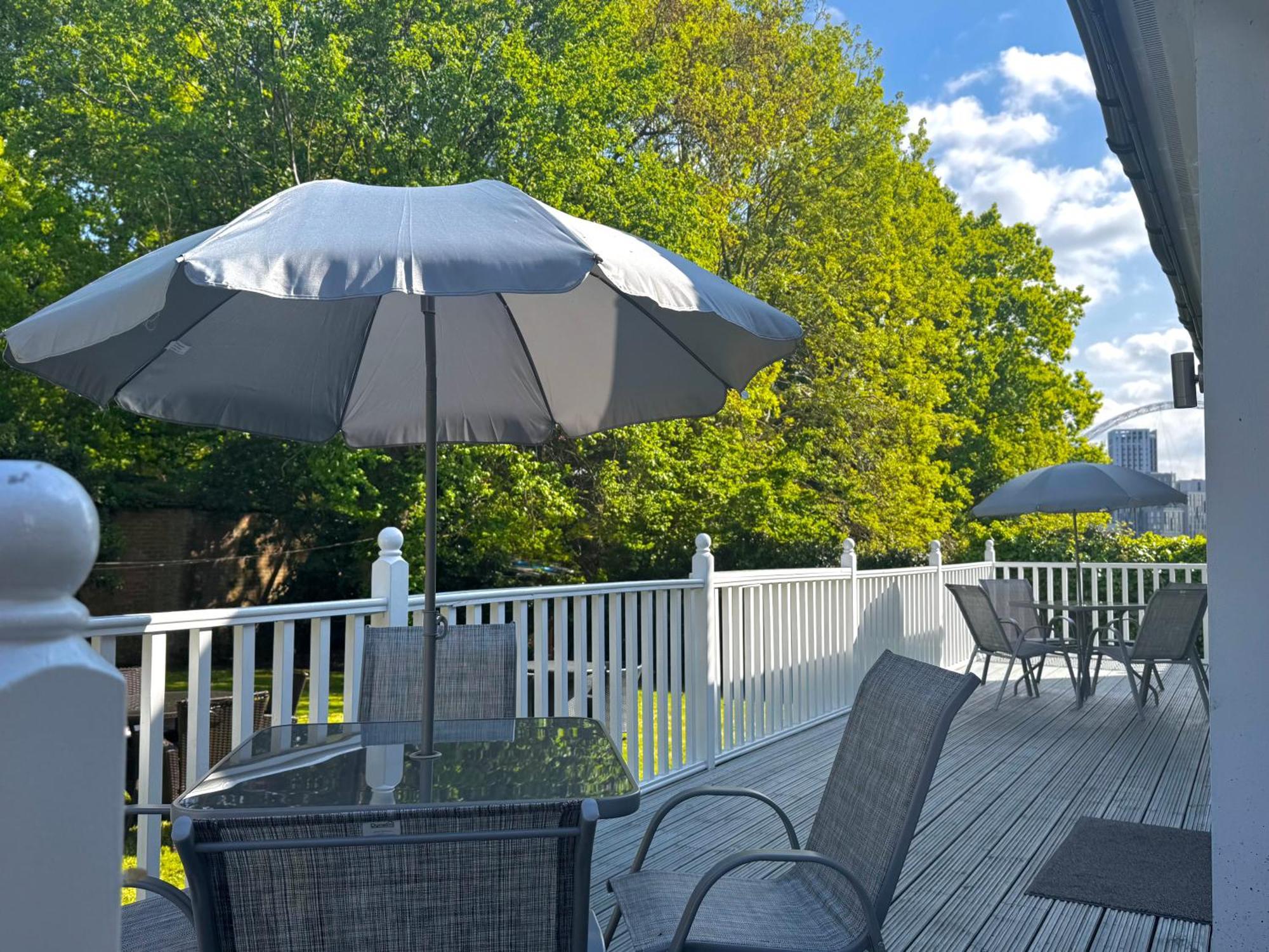 En-Suites With Free Parking 30Min To Central London Ngoại thất bức ảnh